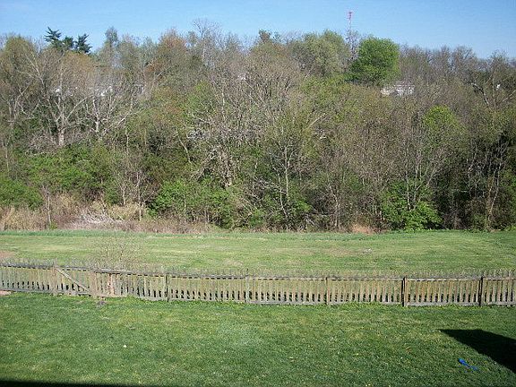 3rd image of 1093 Heathcliff Dr