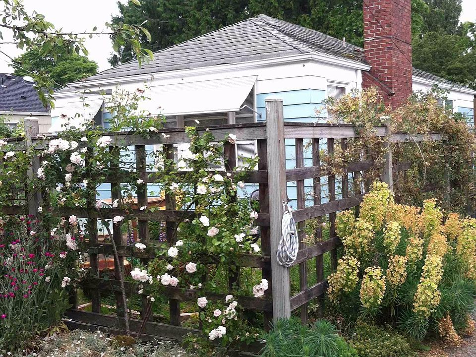 2nd image of 6810 23rd Ave NE