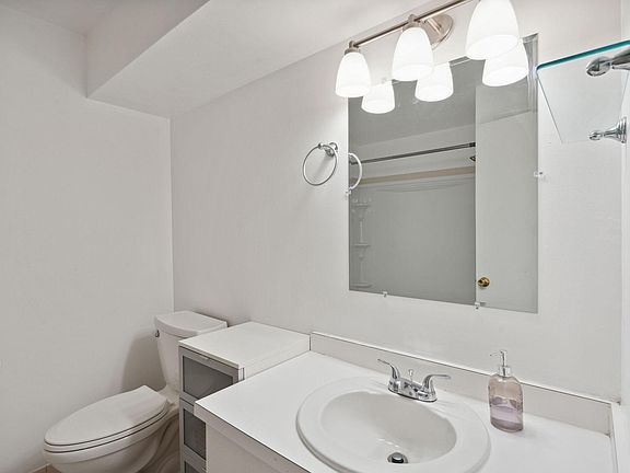 4th image of 159 Parker Ave #B