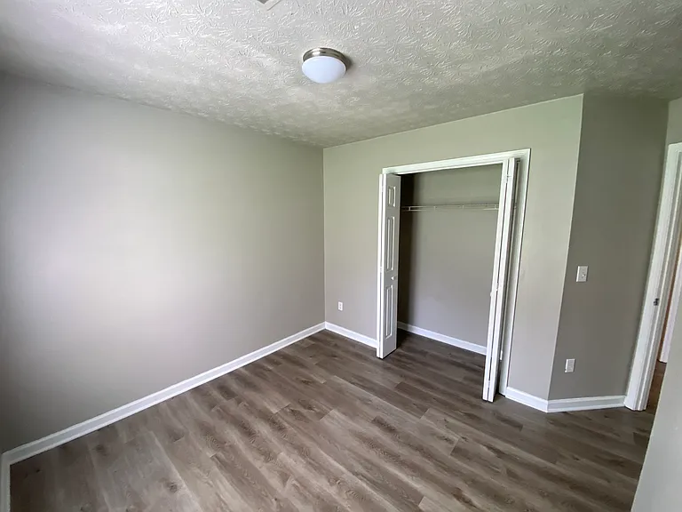 1810 Killarney Dr SW — Photo 20