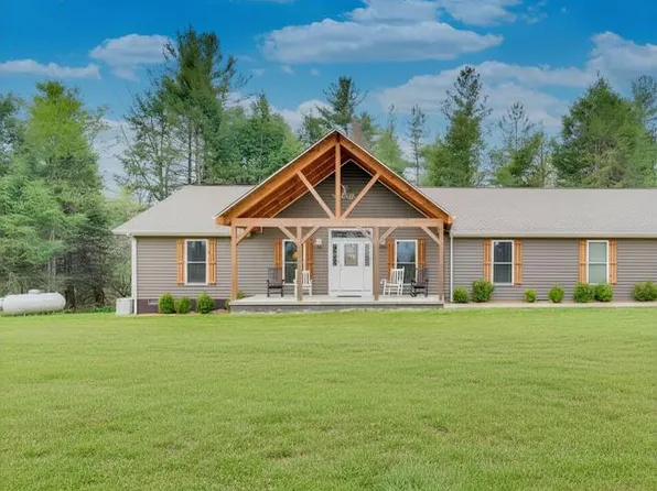 4282 Standing Rock Rd, Jamestown, TN 38556