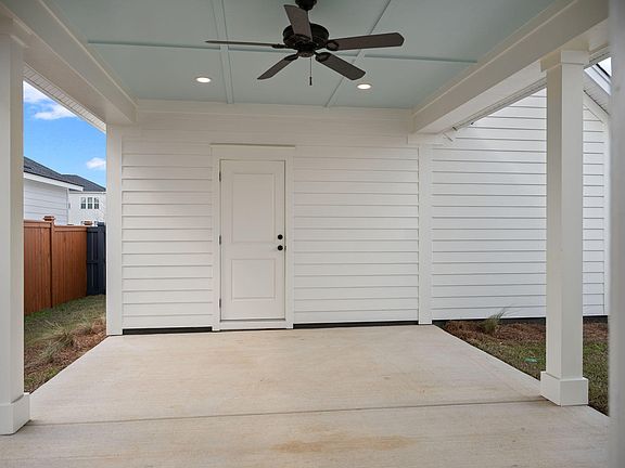 5th image of 726 Rumbling Leaf Ln