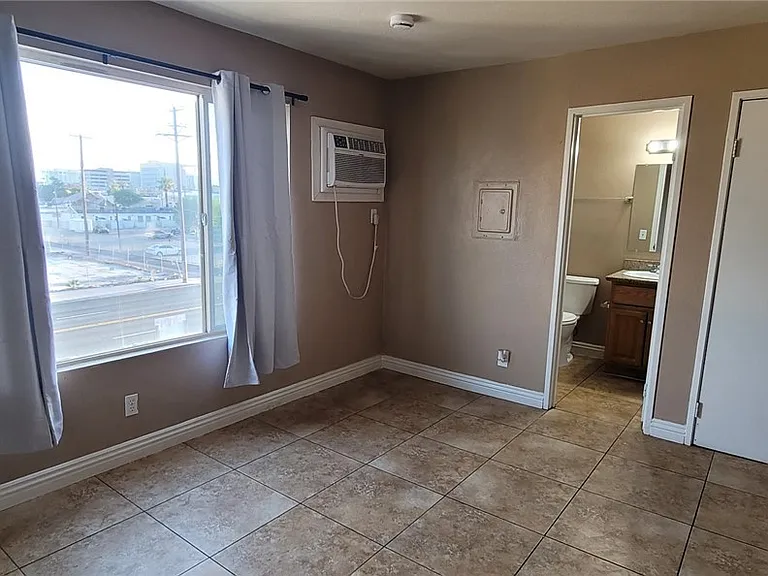305 N 10th St #31 — Photo 3