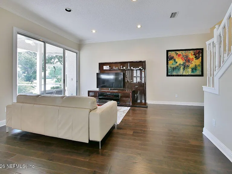 141 Deer Cove Dr — Photo 5