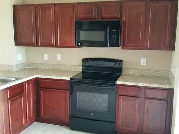 5th image of 448 Chelsea Dr