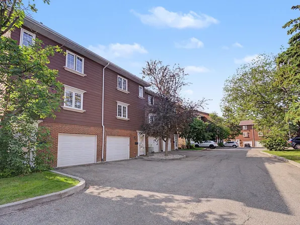 17084 67th Ave NW, Edmonton, AB T5T 1Y8