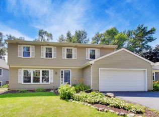 1917 Templar Dr, Naperville, IL 60565