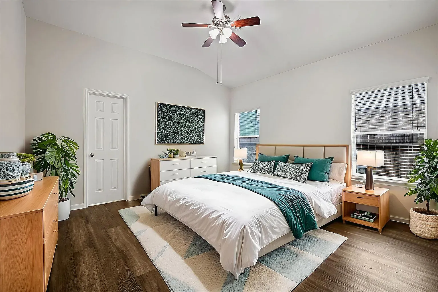 3 bed, 1634 sqft, $2,250 — Photo 4