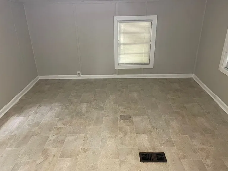 147 Mallory Dr — Photo 9