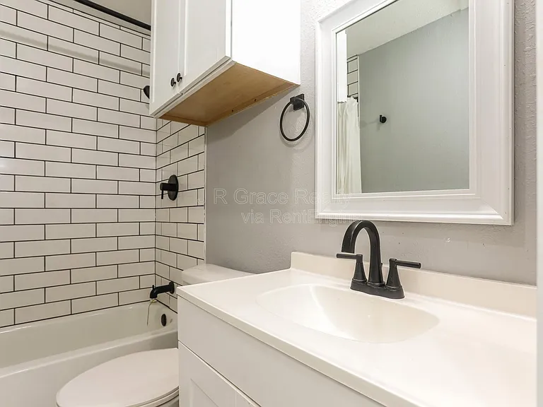 1324 Cherry St — Photo 10