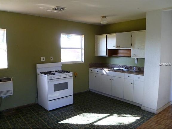 3rd image of 7214 Udine Ave