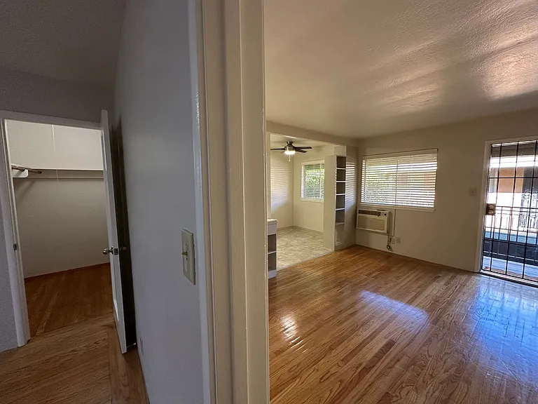 2508 L Street Classic Midtown Living — Photo 20