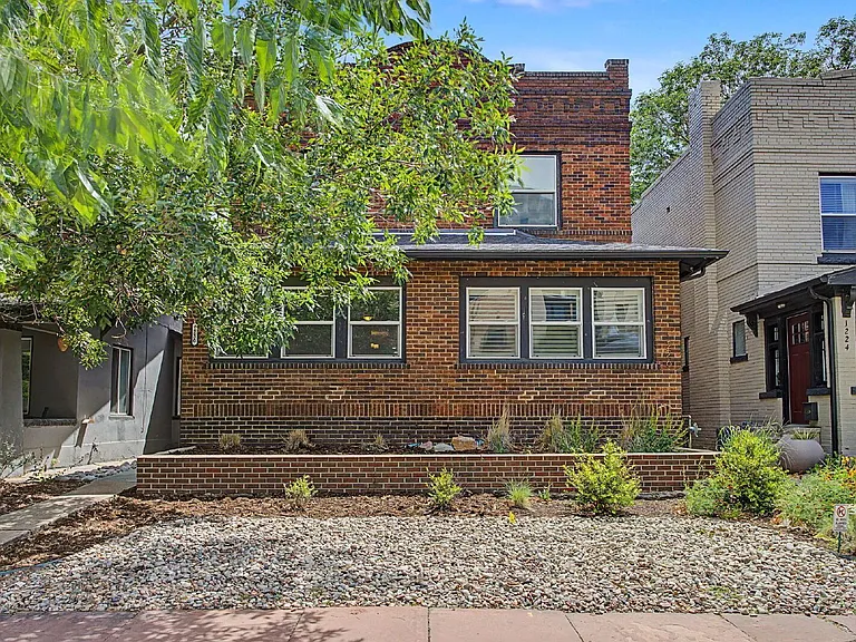 1230 N Logan St — Photo 9