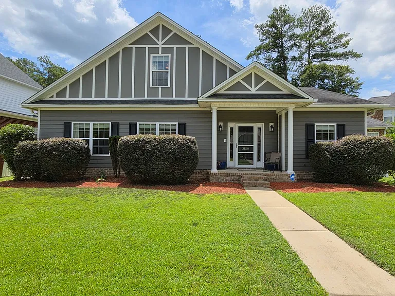 3120 Mayflower Ln — Photo 1