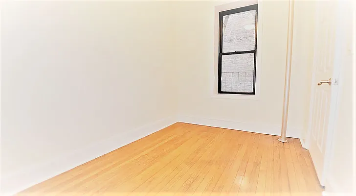 Rented by Manhattan Realty Group | media 9