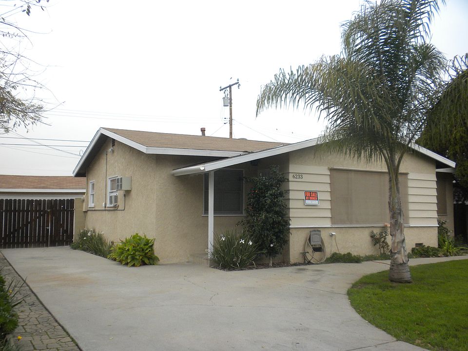 Front of House
Looking N.W.
