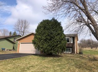 509 Saxony Ct, Chaska, MN 55318