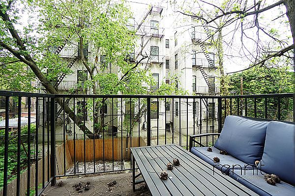 1st image of 172 Vernon Ave #2A