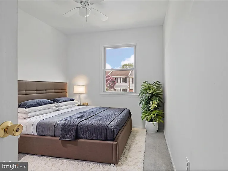 This is a Virtual pic showing the bedroom IF relevant furniture put in.
