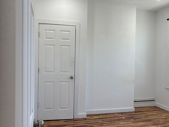 4th image of 1108 1st Avenue
