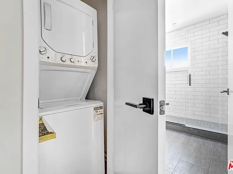 208 S Harvard Blvd #3 — Photo 9