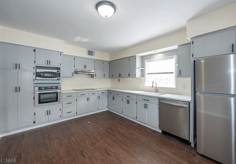 71 Washington St — Photo 3
