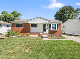 22527 Avon St, Saint Clair Shores, MI 48082