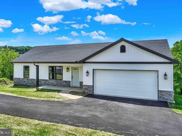 335 Barclay Dr, Red Lion, PA 17356