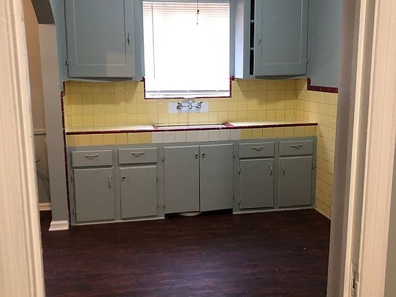 5th image of 17189 Stoepel St