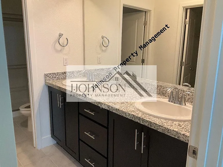 994 Osprey Dr — Photo 8