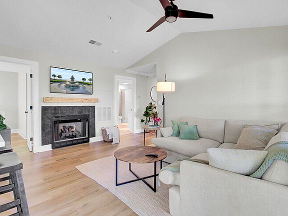 5th image of 700 Daniel Ellis Dr APT 6308