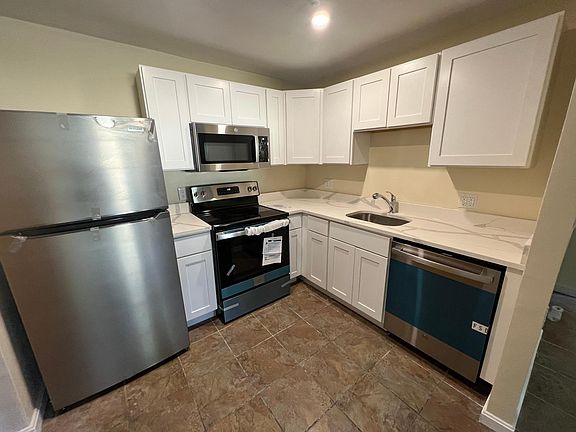 4th image of 69 Milliken Ave APT 5