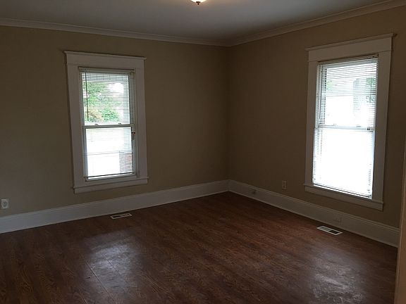3rd image of 825 S Broad St APT A