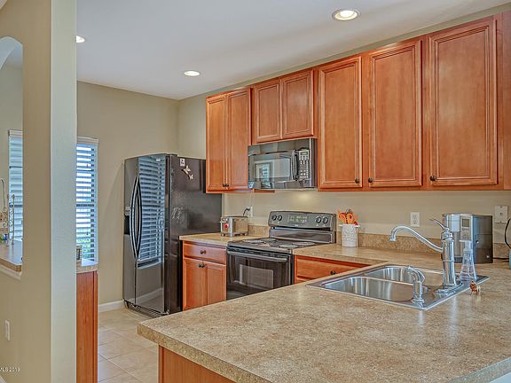 3rd image of 169 Montecito Dr