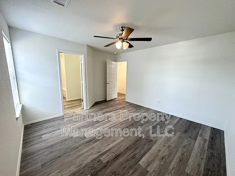 1079 S Benchmark Ln #2 — Photo 11