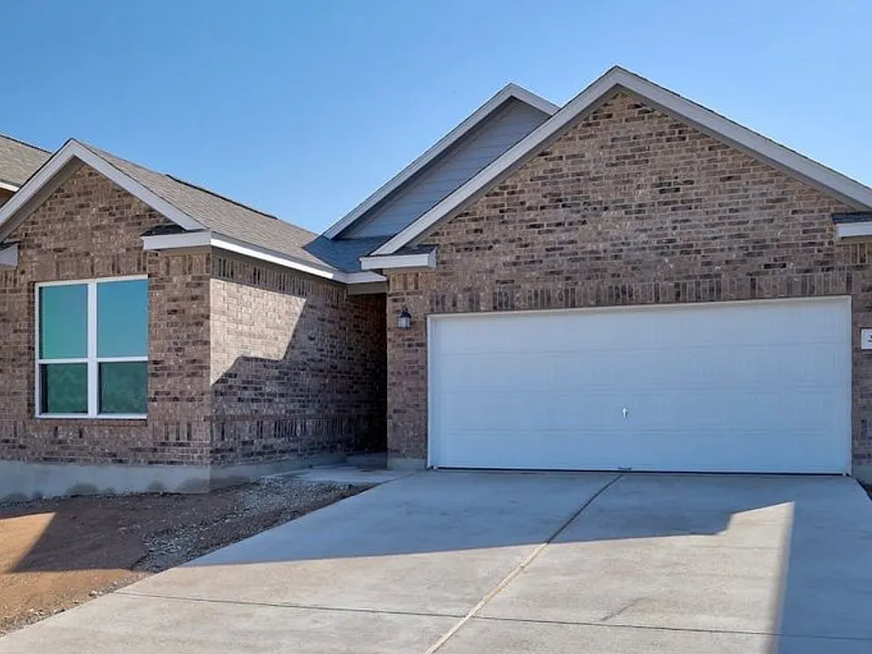 204 Robert Hightower Dr