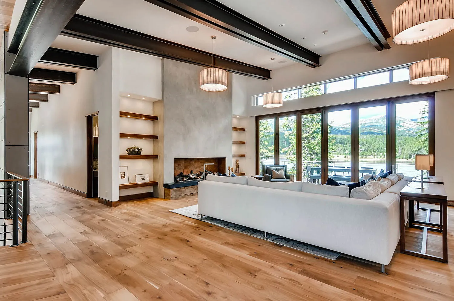 5 bed, 8415 sqft, $45,000 — Photo 3