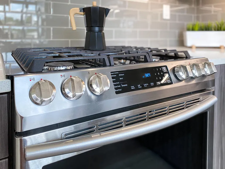 Gas stove & oven