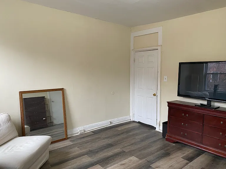 118 S Washington St — Photo 10