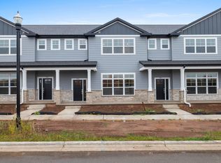 2887 Howard Cmns, Green Bay, WI 54313