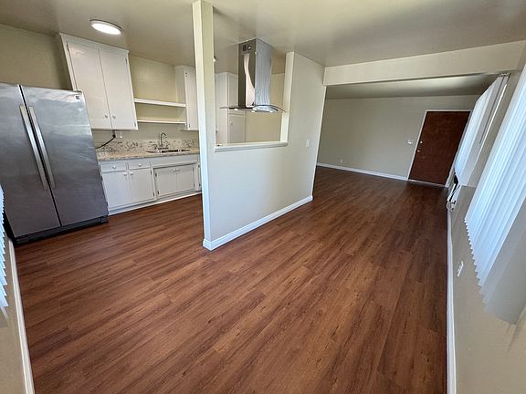 3rd image of 546 E Hurst St #3