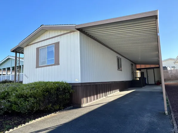 2007 Hummingbird Dr, McKinleyville, CA 95519