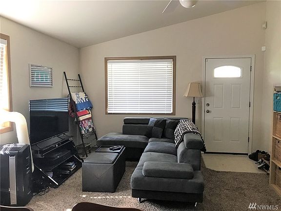 2nd image of 204 Meadow Ln