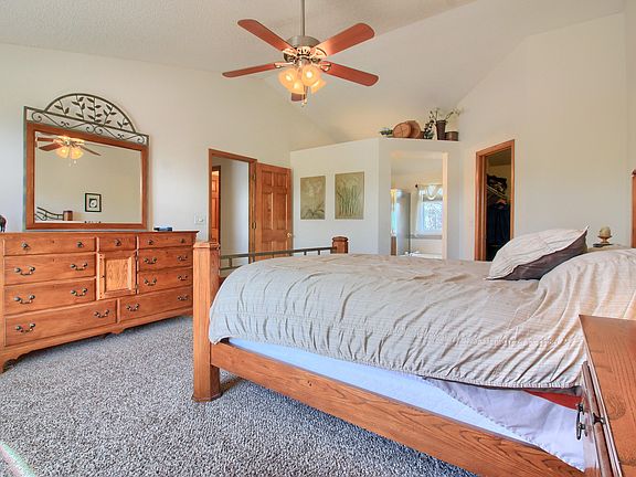 16' x 15' Master Suite