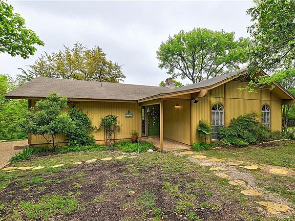 3rd image of 1205 Canyon Edge Dr