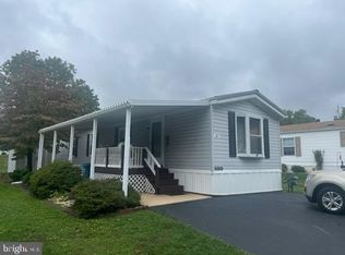 307 Robin Dr, Red Lion, PA 17356
