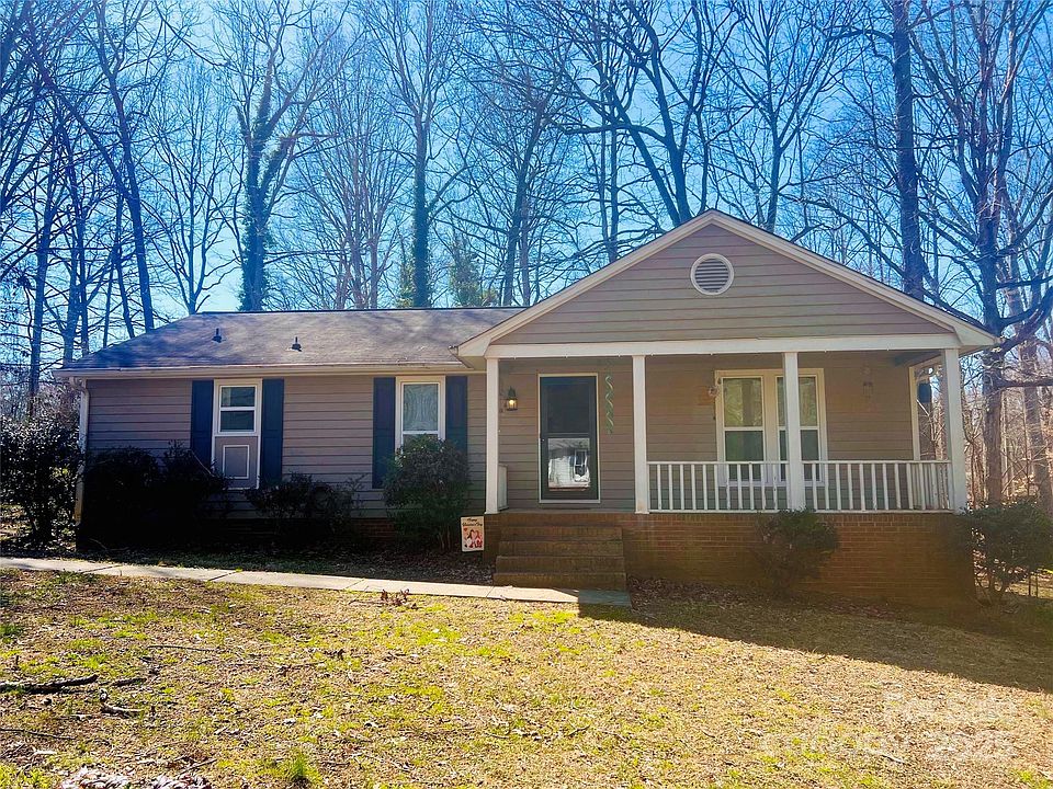 1st image of 105 Old Bridge Ct