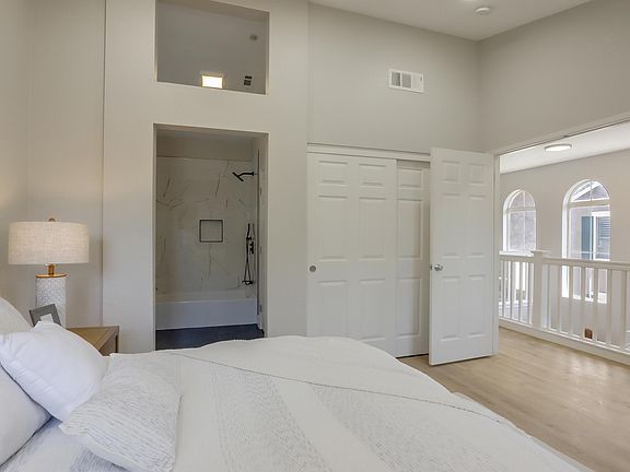 4th image of 4820 Hibernia Dr #112