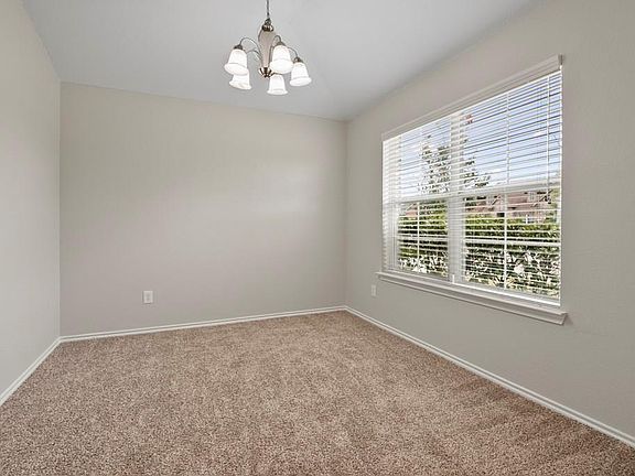 3rd image of 101 Jennie Marie Cir