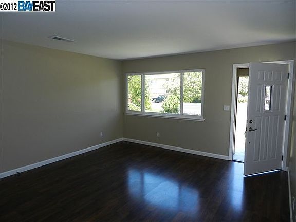 3rd image of 873 Catalina Dr